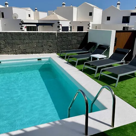 Villa Erimar Luxe 2-Slaapkamer Villa Met Verwarmd Privezwembad Villa Playa Blanca